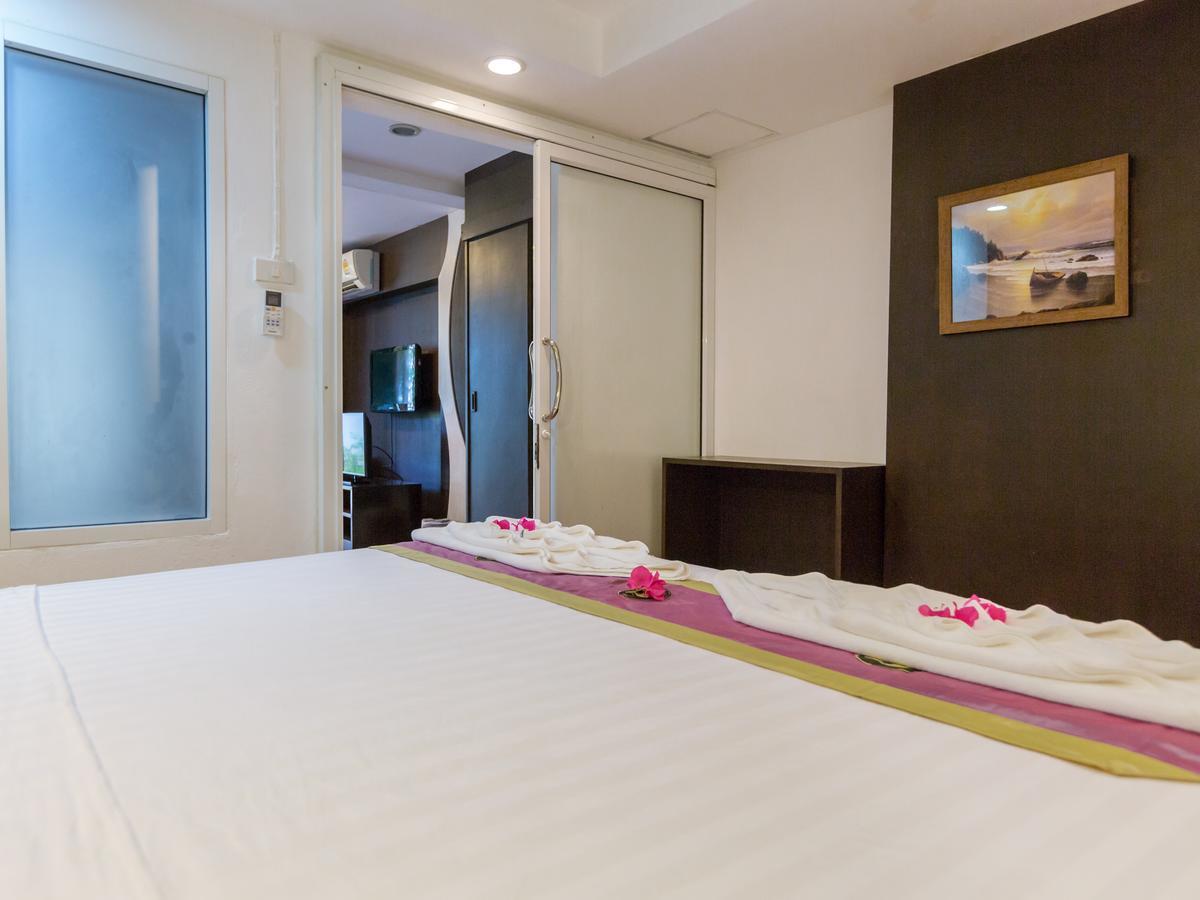 Porterhouse Beach Hotel Patong Eksteriør billede