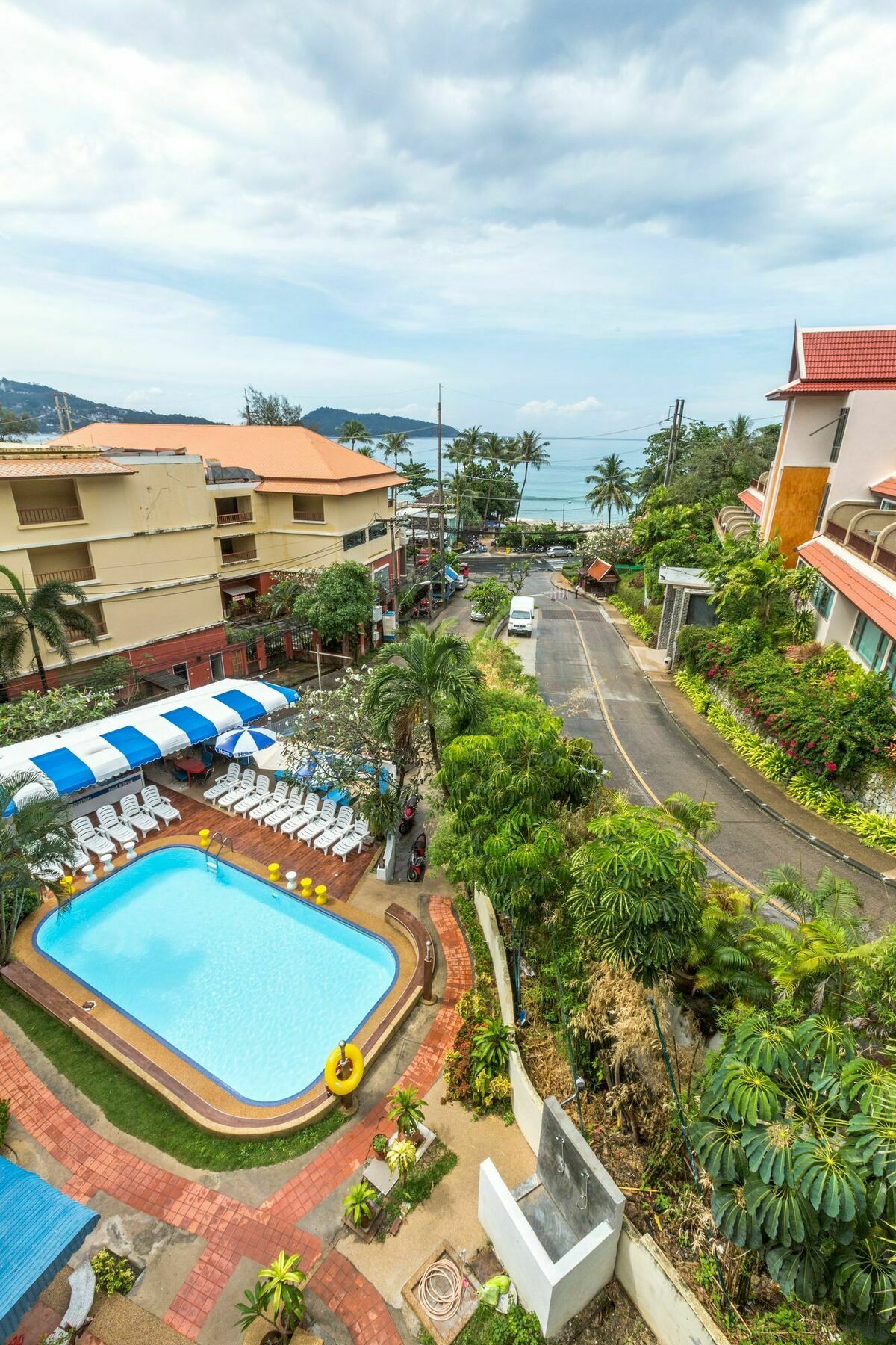 Porterhouse Beach Hotel Patong Eksteriør billede